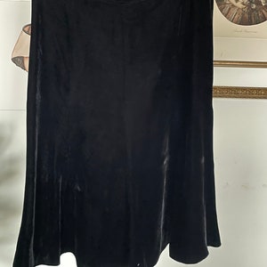 Elegant and beautiful Black silk velvet skirt size M image 5
