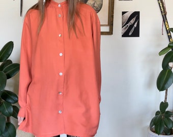 Vintage Salmon pink Pure 100% silk shirt blouse size M/L with a mandarin collar, long sleeves