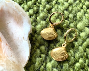 Huggie Shell Charm Earrings, 18K Gold Plated Tiny Huggie Hoops, Leverback Earrings, Small Hoops, Charm Huggies, Beach Earrings