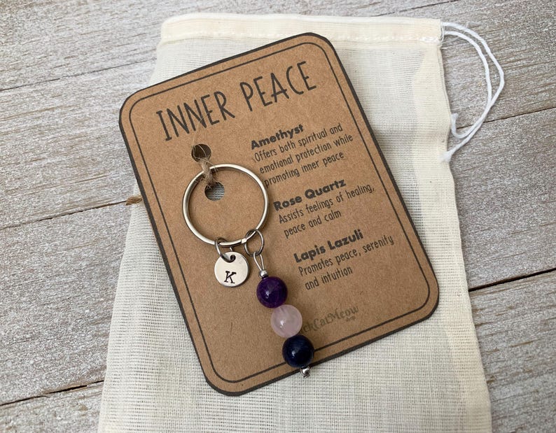 Llavero de cristal, paz interior, llavero personalizado de piedra preciosa natural, dije inicial, accesorios para coche y bolso, personalizado, regalo significativo, calma. imagen 4