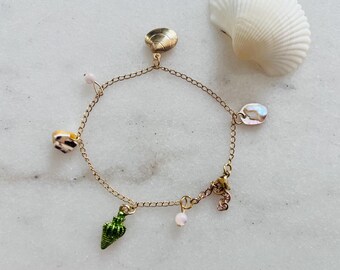Gold Strand Bettelarmband, Edelstahl Kette, Süßwasserperlen, Muschel Anhänger, Ozean-Liebhaber, verstellbares Beachy Armband
