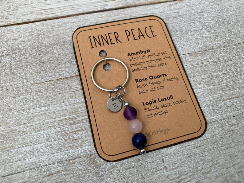 Llavero de cristal, paz interior, llavero personalizado de piedra preciosa natural, dije inicial, accesorios para coche y bolso, personalizado, regalo significativo, calma. imagen 2