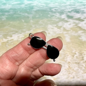 Bulk Sunglass Charms - Black Sunglasses - Beach Charms - Metal and Enamel Charms - Vacation Charm - Eye glass charm (SP0118246P)