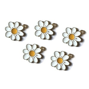 5pc or 10pc Pkgs Bulk Flower Charms - Daisy Charms - Enamel Flower Charms - Enamel Daisy Charms - Gold and Enamel Charms  (SP674684)