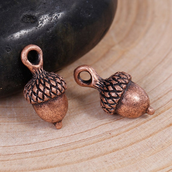 10 Acorn charms antique copper tone CC5
