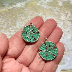 Sand Dollar Charms, Antique Bronze and Turquoise Blue Green Enamel, Metal Alloy, 23x20mm, (SP0086280)