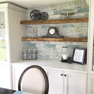 Beachwood Peel and Stick Distressed Wood Wallpaper Cottage Coastal Beach NU1647