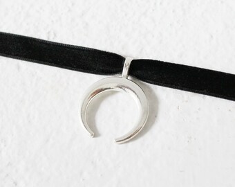 Silver horn necklace, black velvet choker, moon choker, celestial jewelry, gothic collar