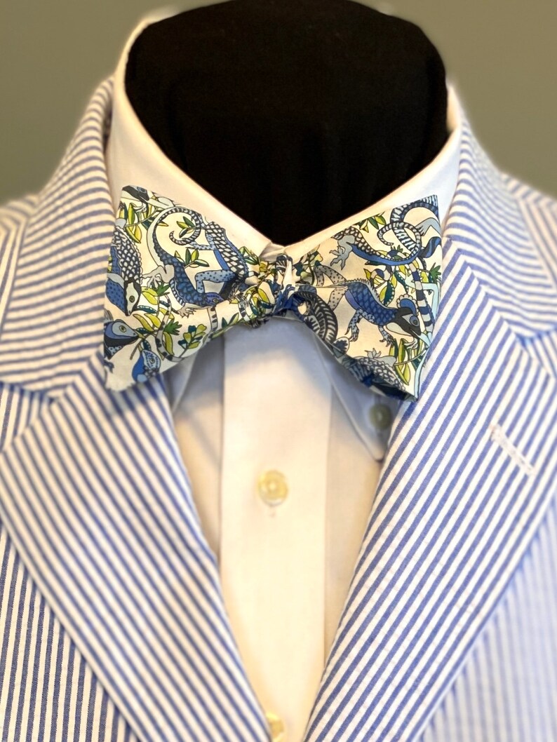 handmade Blue and green lizards on white background! self tie LEAPIN/' LIZARDS Bow Tie: Liberty of London cotton for the well-dressed