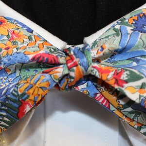 LIBERTY GARDEN Bow Tie: Liberty of London Floral cotton, handmade in your size, for the well-dressed, classic 30s print