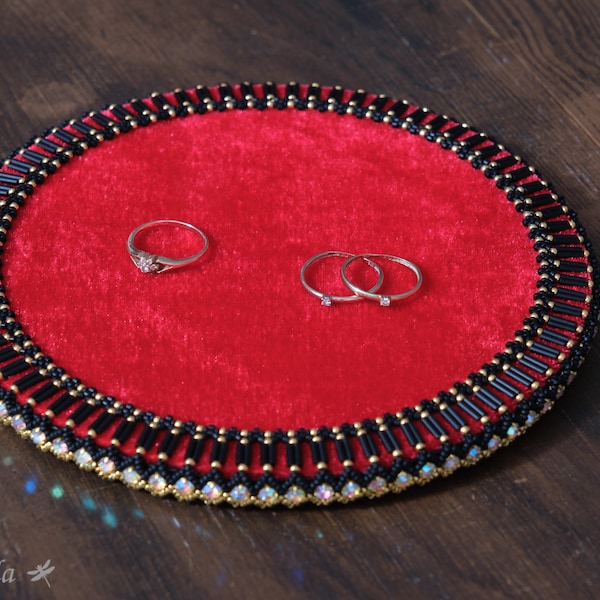 Présentoir à bijoux, présentoir à bagues (range-bagues ou ring dish) double-faces en velours rouge et noir, cristaux et perles de rocaille