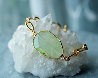 Green Agate Crackle Bracelet: Chunky Gold Toggle Clasp