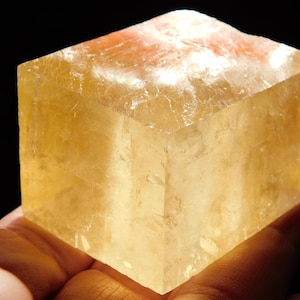 Semi Translucent Iceland Spar Calcite Crystal With Double Refraction 119gr