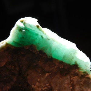 Light GREEN! EMERALD Crystal in Matrix 100% Natural from Bahia Brazil 138gr