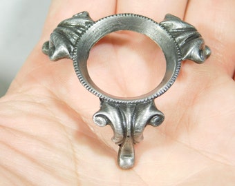 Kugelständer Kleine Prinzessin Design Zinnfarbe