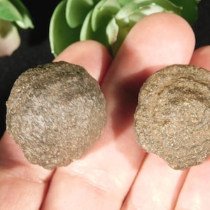 Small Moqui Marble or Shaman Stone PAIR Nice and 100% Natural Utah 32.9gr