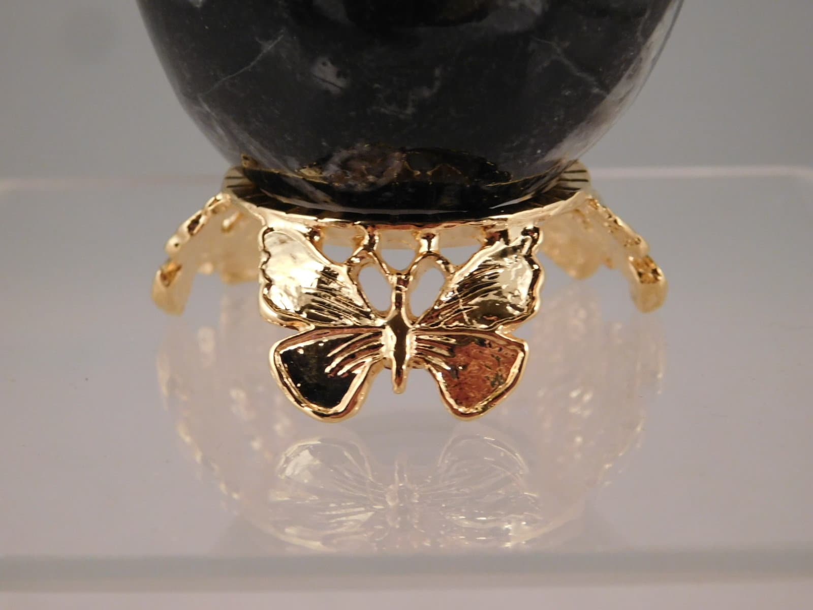 球体ディスプレイスタンド バタフライデザイン ゴールドカラー