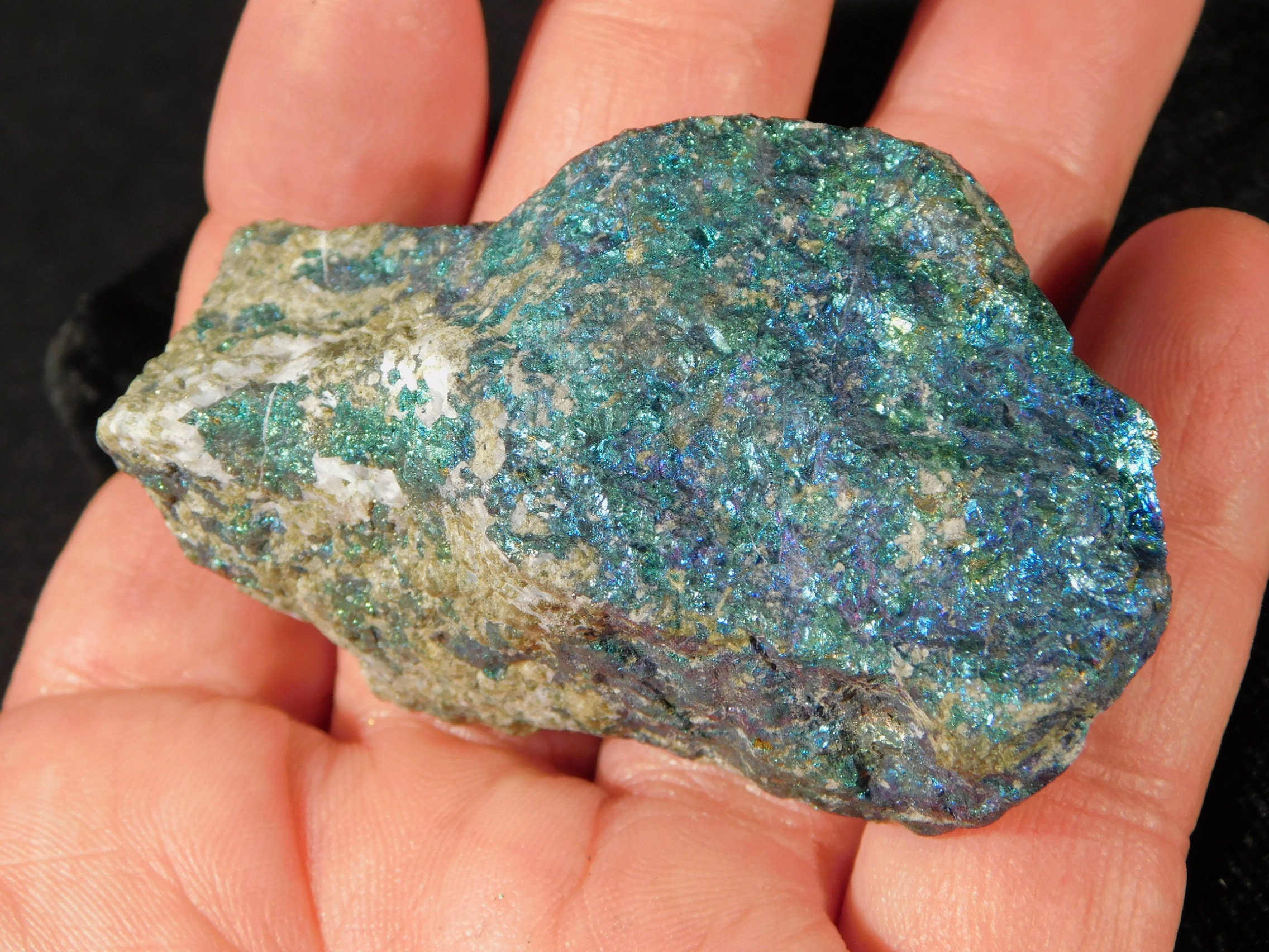 Home Décor Rocks & Geodes Home & Living A VIVID TEAL/Blue Peacock ...