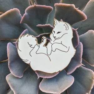 Gatsby Cat Enamel Pin | White & Gold Lapel Pin