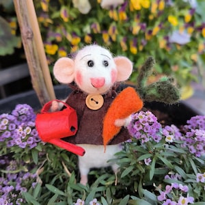 Needle felted mouse Gardener country mouse personalized gifts birthday dollhouse collectible animal miniature watering can wool animal