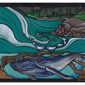 Può includere: Un dipinto artistico raffigura una balena che nuota in acqua turchese, con una scena di fiume stilizzata sopra. Due figure sono sedute su una roccia vicino alla riva del fiume. L'opera presenta un bordo nero e una firma in basso a destra.