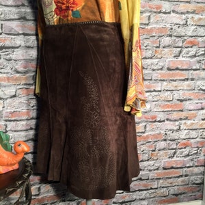 Vintage Chocolate Suede Leather Embroidered Womens Skirt Size 8 image 4