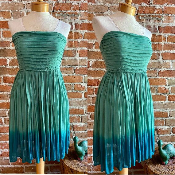 Fun & Funky BOHO Tie-Dye Green Pleated Strapless Dress, Size 6 Fun & Funky BOHO Tie-Dye Green Pleated Strapless Dress, Size 6