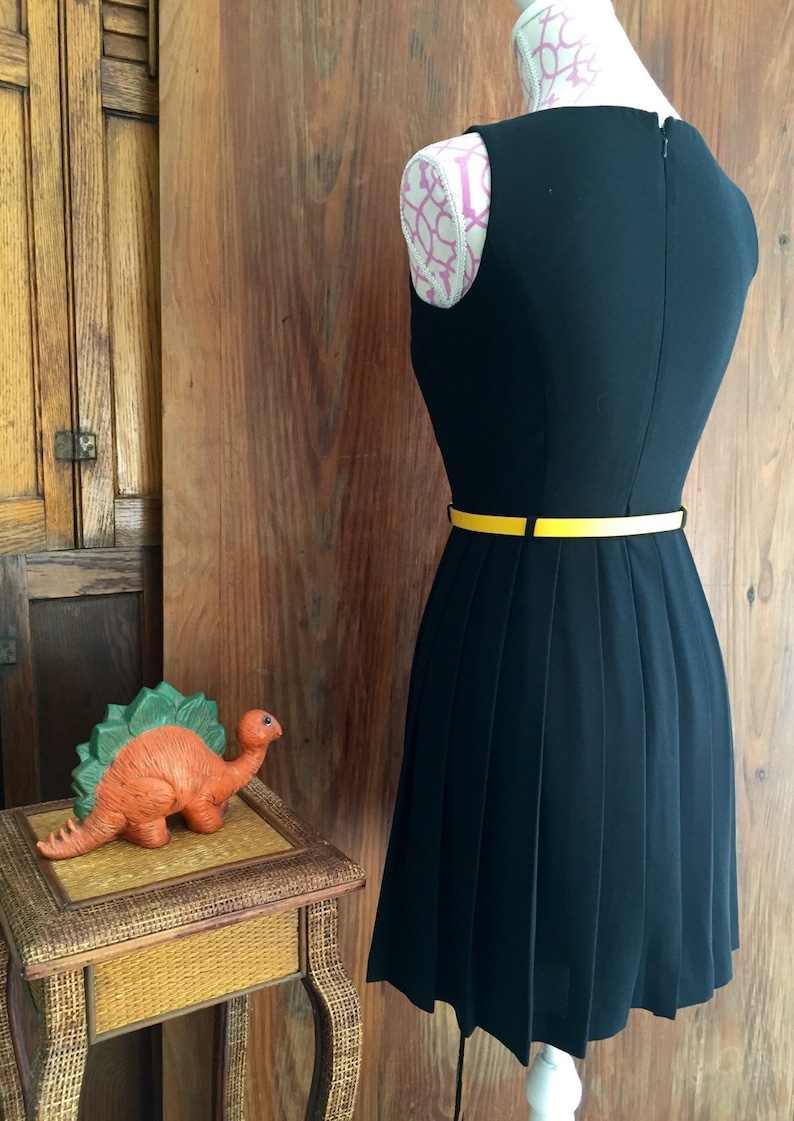 Women's Vintage/RETRO 1980's Short Black and Pleated Dress, Made in USA, LBD image 4