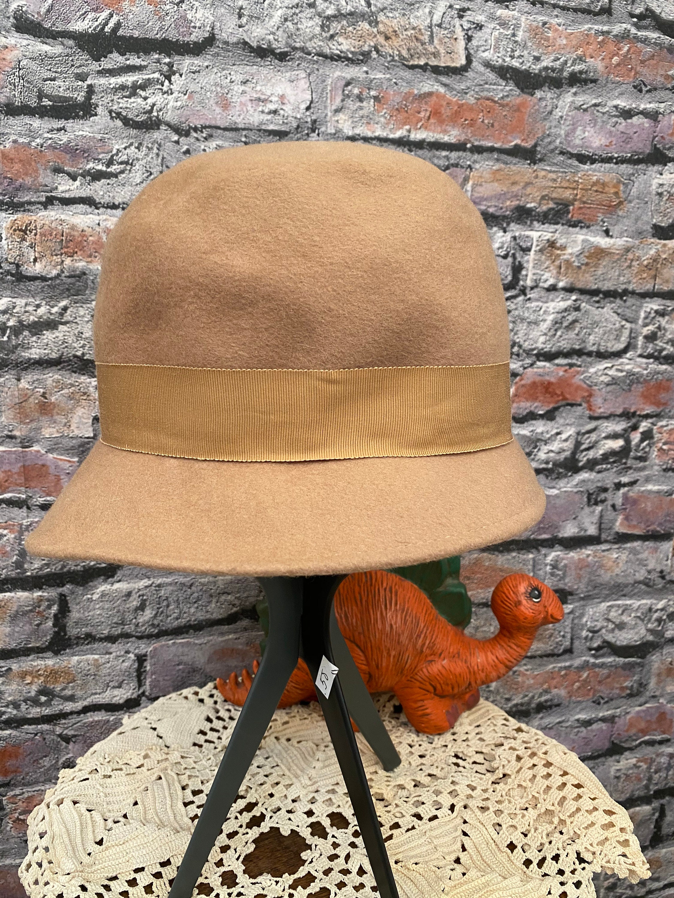 Glenover Henry Pollak Vintage 100% Wool Camel Tan Cloche Bucket‎ Hat Side Tie Vintage Camel Color Glenover by Henry Pollak Cloche Felted  main image 3