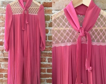 Vintage 1950's Pleated Pink Dress With Lace Details, Baby Shower Dress, Preppy Pink Dress, 50's Fashion, Valentines Dress