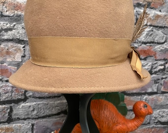 Glenover Henry Pollak Vintage 100% Wool Camel Tan Cloche Bucket‎ Hat Side Tie Glenover Wool Hat - Etsy main image 4