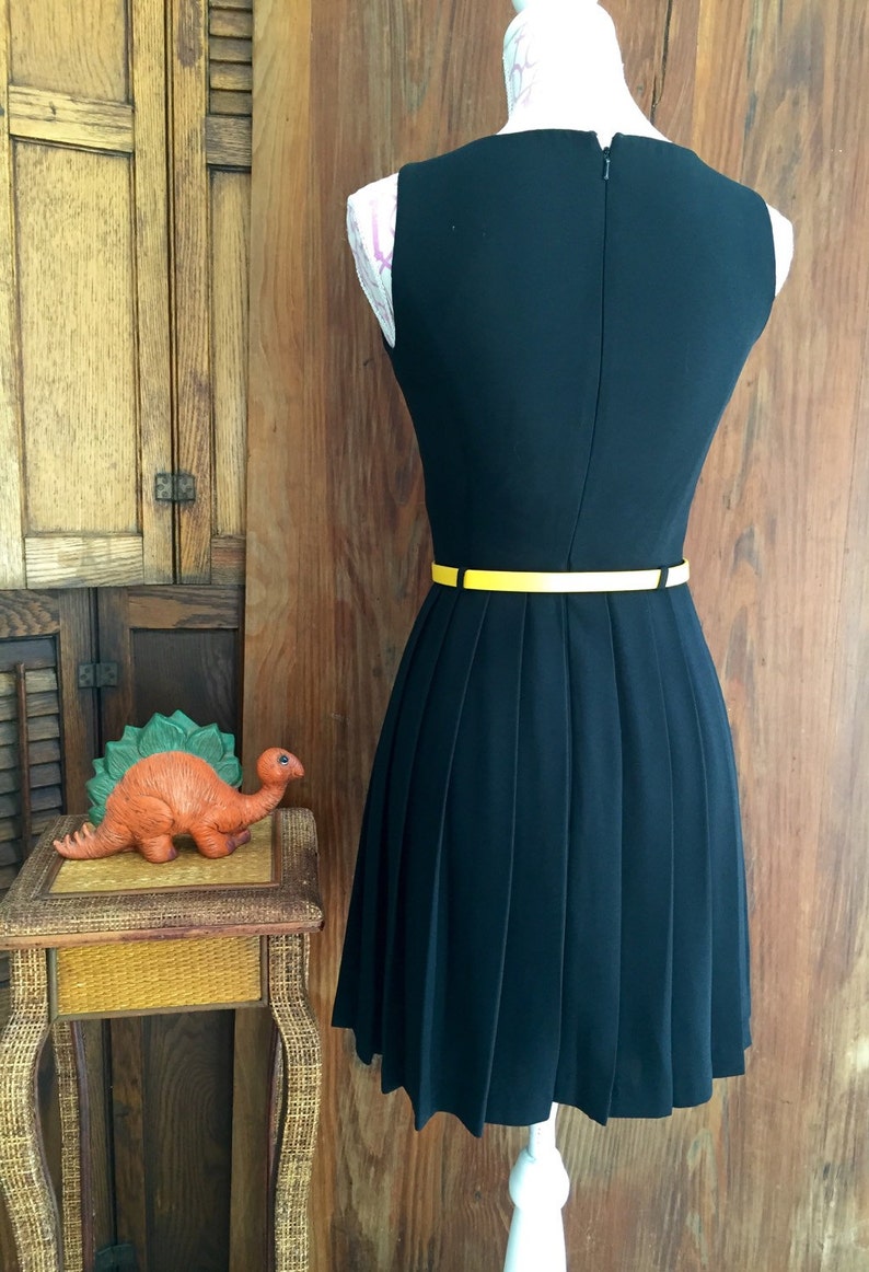 Women's Vintage/RETRO 1980's Short Black and Pleated Dress, Made in USA, LBD image 3