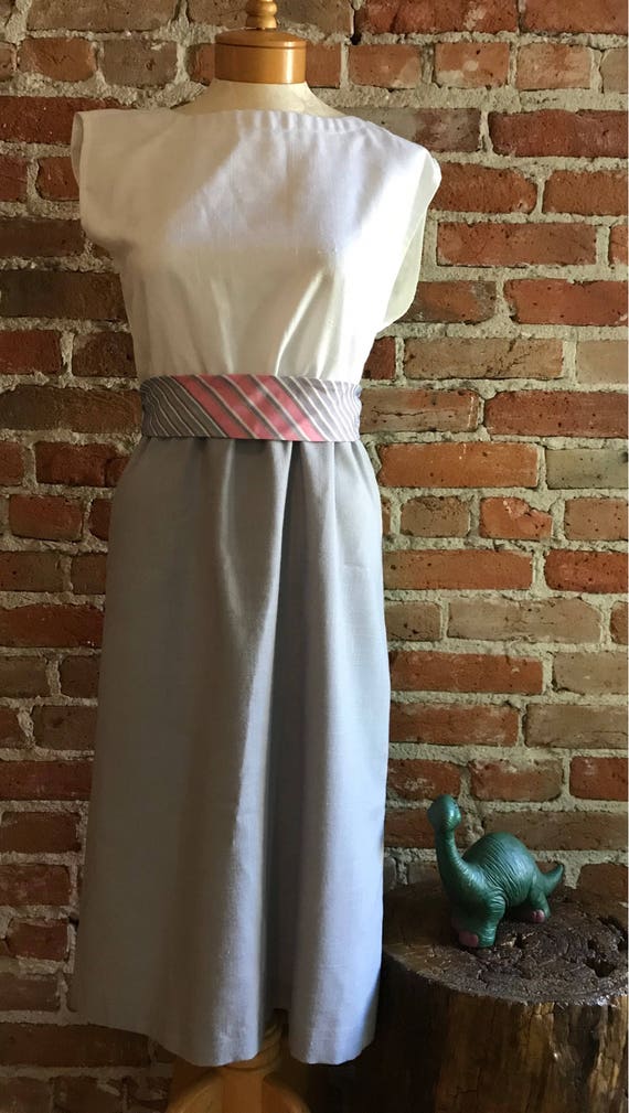 Vintage 1970's/1980's Sleevless Belted White & Gr… - image 8