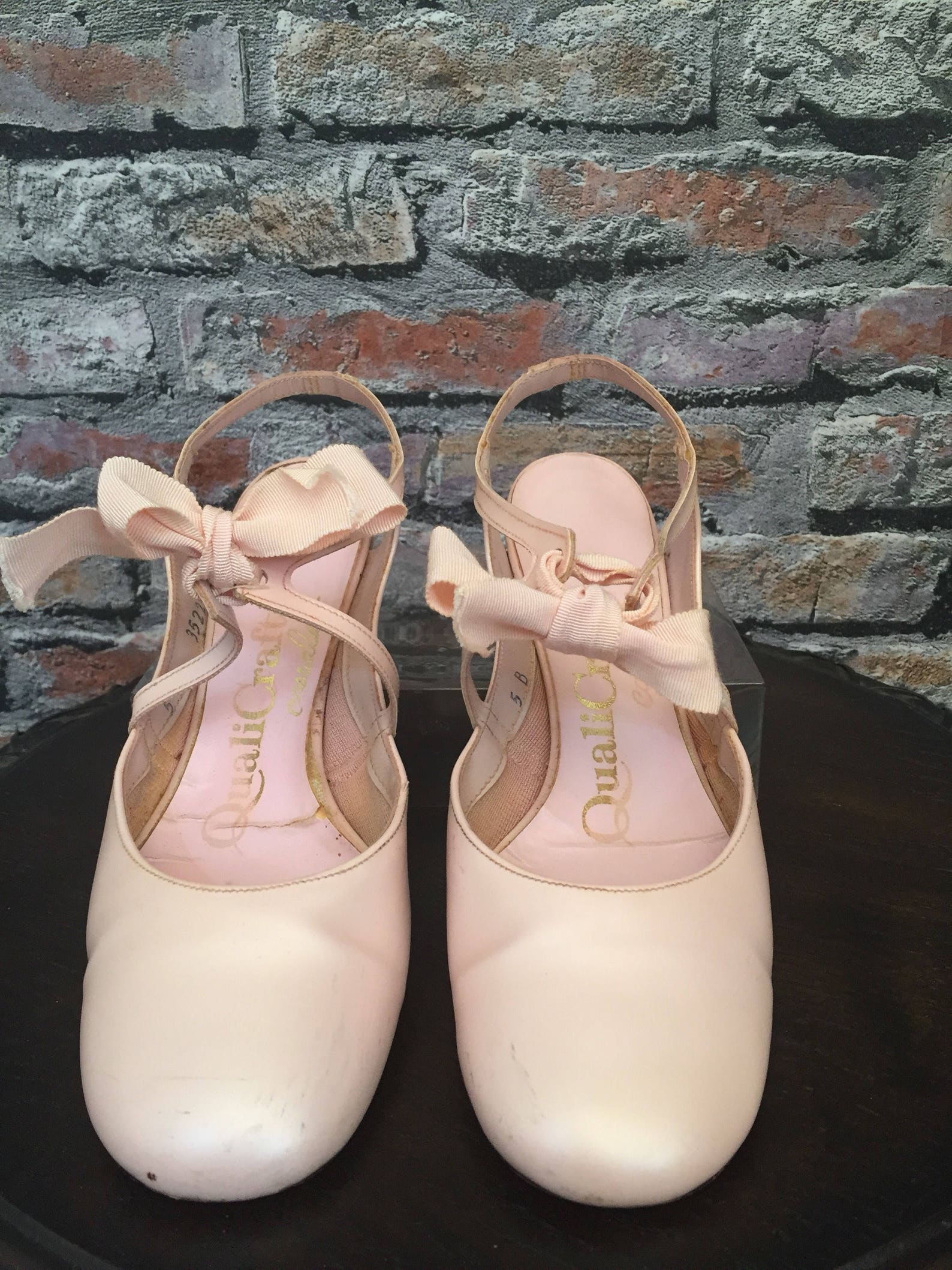 vintage 1970's ballet pink round toe stack heel sling back mary jane's size 5