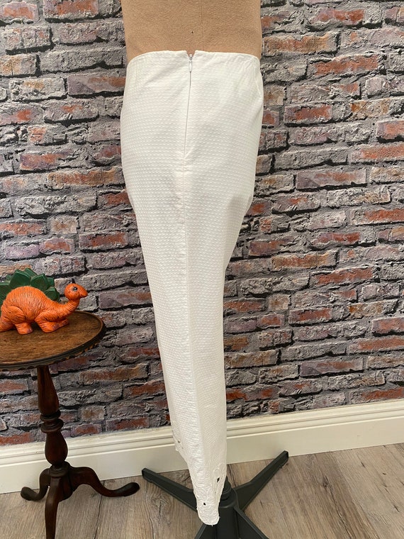 Slim Fit Pique Capri in Angel Wing