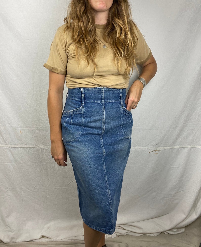 32\u201d Waist Faded Medium Wash High Waisted Denim Skirt.