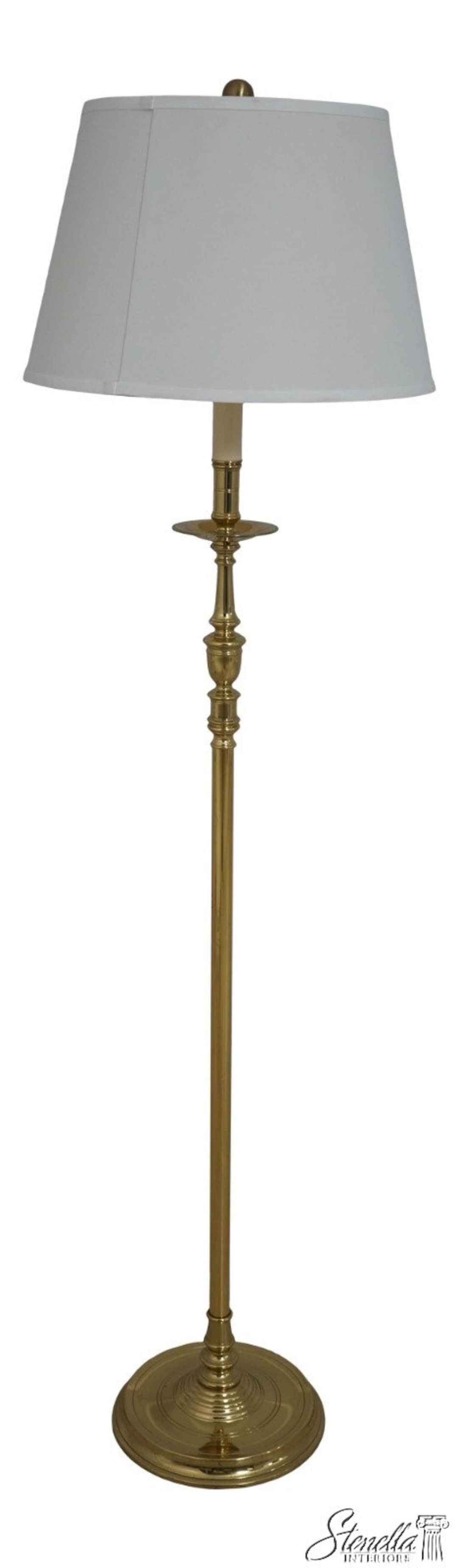 F65052EC: VIRGINIA METALCRAFTERS Colonial Style Brass Floor Lamp