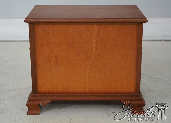 L62935EC: Bench Made Chippendale Style 2 Door Wal… - image 10