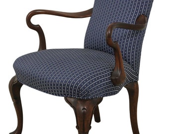 F57147EC: Vintage Solid Mahogany Queen Anne Style Armchair