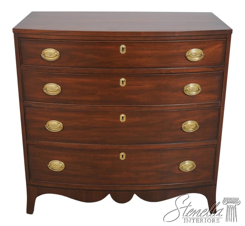 L69505: HENKEL HARRIS Walnut Bow Front Chest Dresser 画像 1