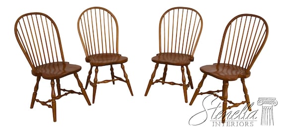 LF68241: Set of 4 TOM SEELY Loop Back Windsor Dining Room Chairs