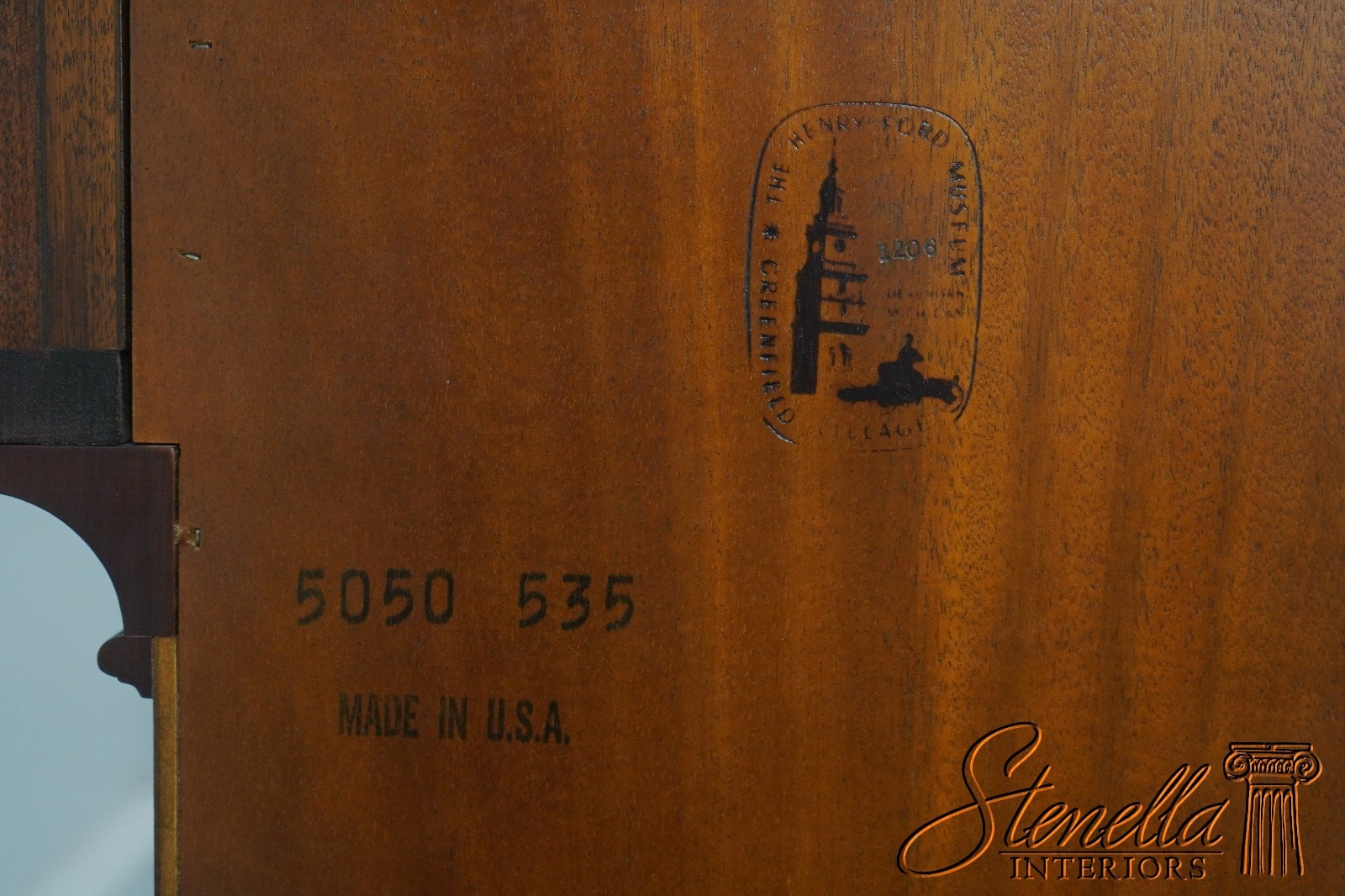 64443EC: Colonial Aaron Willard Henry Ford Mahogany