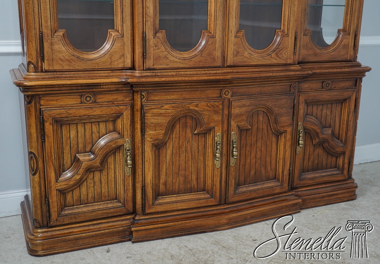 F60853EC: THOMASVILLE Continental Style 4 Door Breakfront China