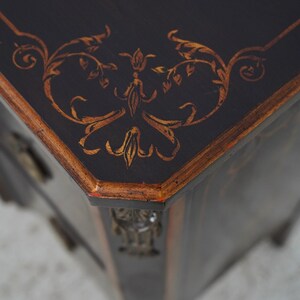 63286EC: JOHN WIDDICOMB Neoclassical Paint Decorated Commode Chest image 6
