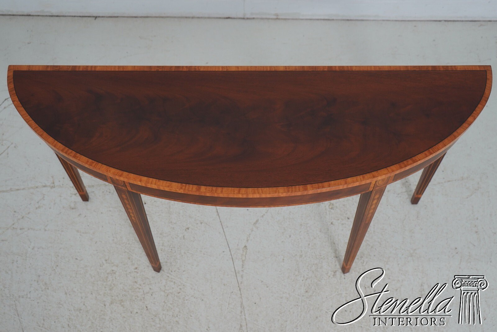 L63922EC: HENKEL HARRIS Federal Inlaid Mahogany Console Hall