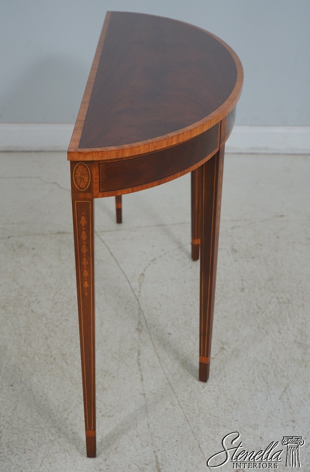 HR709 東海家具 New Mahogany Console Table Homecraft Furniture 48 in. Mahogany Standard Half Moon Wood