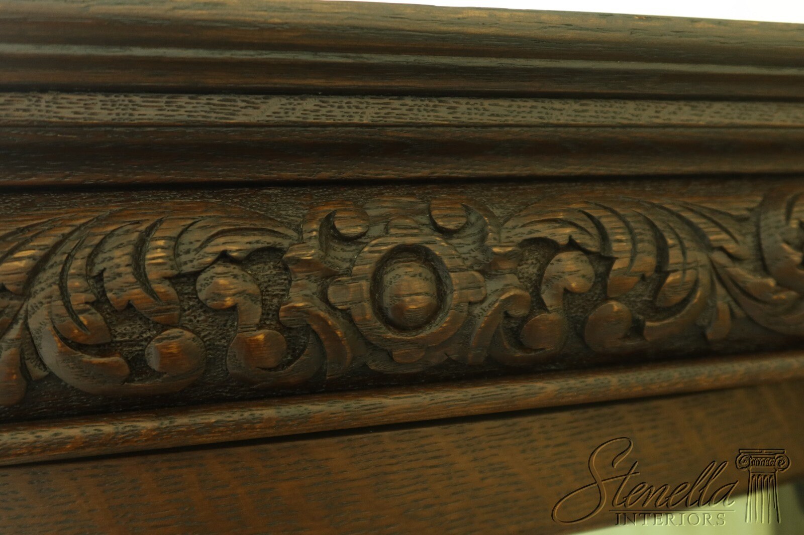 F32950EC: Antique Victorian Oak Lion Carved Bow Front China