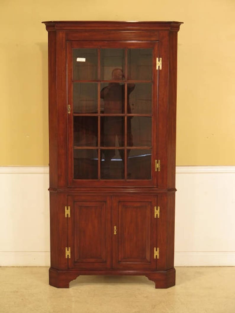 36496e Henkel Harris 12 Pane Cherry Corner Cabinet W Lights