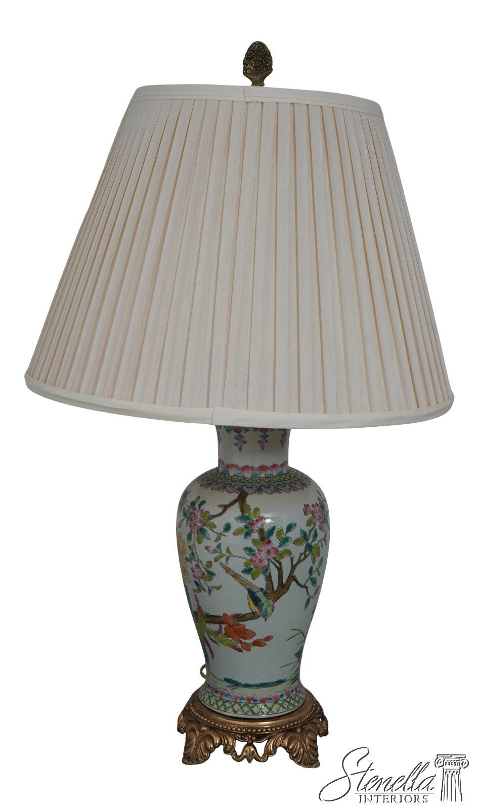 F64804EC: Chinoiserie Porcelain Asian Inspired Table Lamp