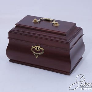LF73096: VIRGINIA METALCRAFTERS Mahogany Rectangular Tea Caddy
